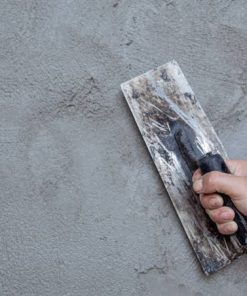 اجرای ملات ترمیمی پایه سیمانی روی سطح بتن با ماله